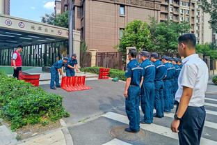 媒体人：今天这种球多给年轻人打一打 以后到国际赛场才不会吃亏