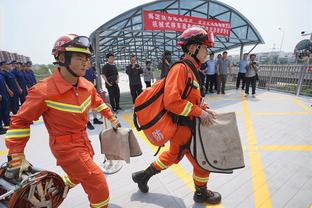 维尼修斯本场比赛数据：2进球3射门2射正，评分8.3全场最高