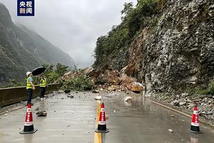 「直播吧现场实拍」探访国足vs黎巴嫩比赛场地 草皮良好可容4.4万人